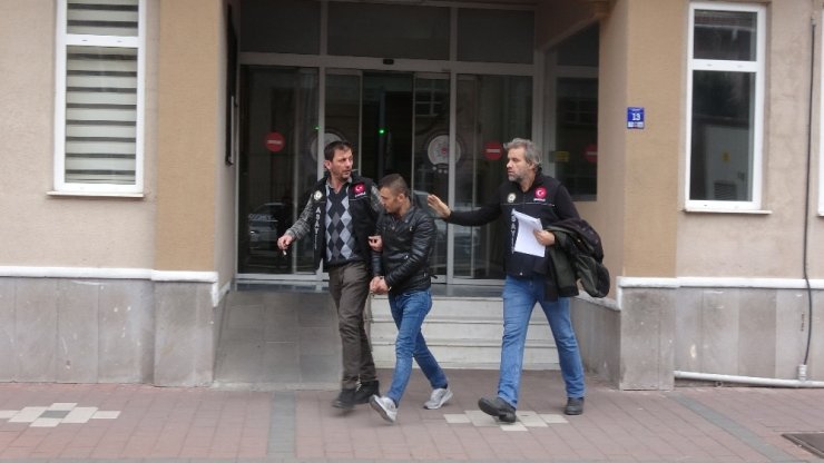 Çanakkale’de 5 adet LCD televizyon çalan hırsız yakalandı