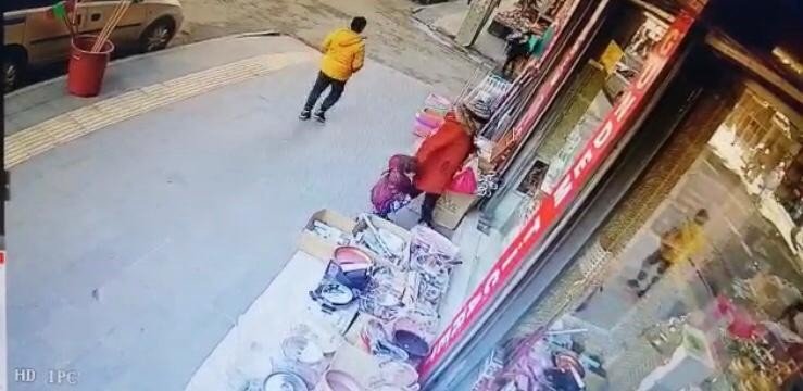 Tencereyi gözüne kestirdi, çocuğa çaldırttı