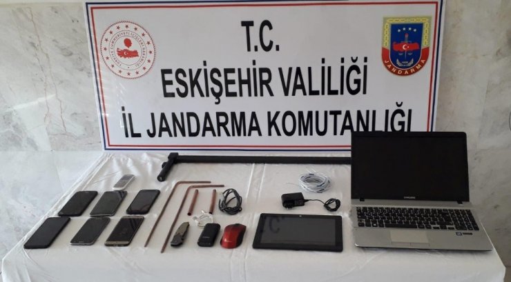 Jandarma ekipleri suçlulara göz açtırmıyor