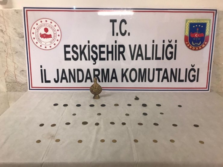 Jandarmadan kaçak kazı operasyonu: 20 gözaltı
