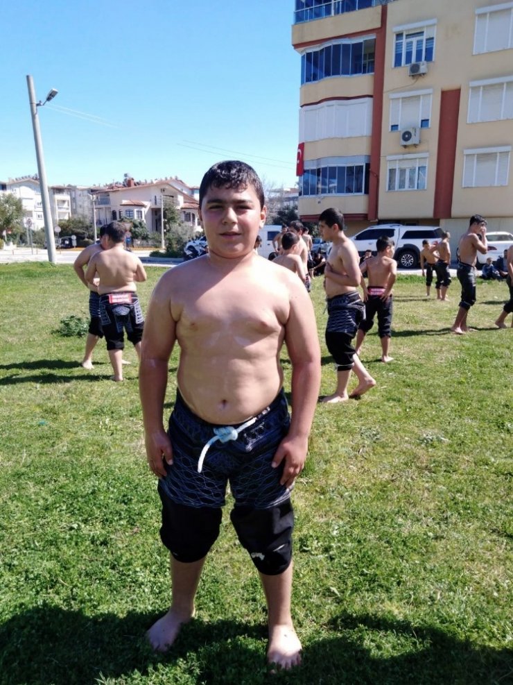 Geleceğin pehlivanları ilk antrenmanlarını yaptı