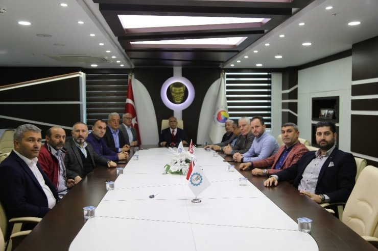 Hopa TSO Başkanı Akyürek: "Tır kuyruğunun sorumlusu biz değiliz”