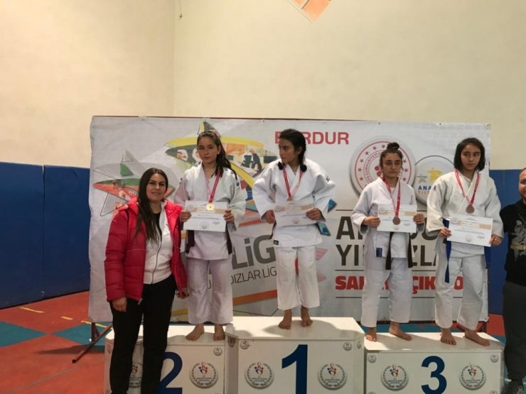 Ispartalı Judoculardan 1 gümüş, 1 bronz madalya