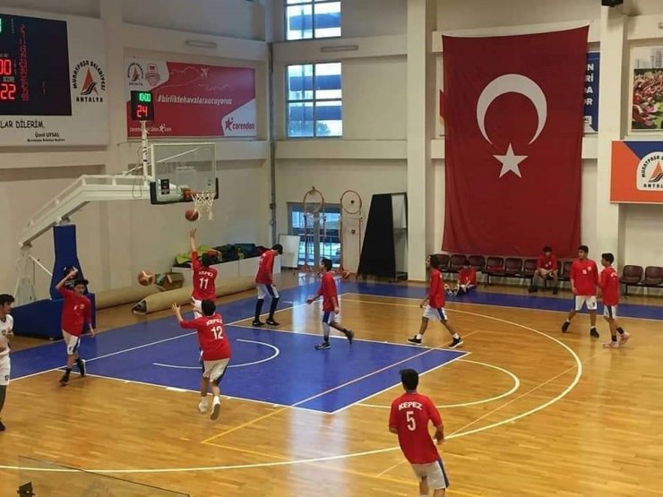 Potanın yıldızları 60-39 farkla galip geldi