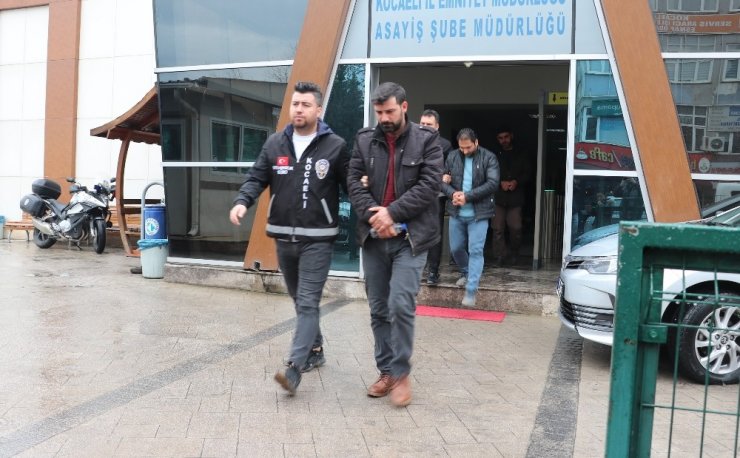 Fabrikadan 130 bin TL’lik oto lastiği çalan 3 hırsız yakalandı