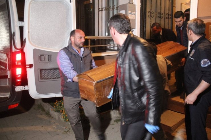 Birlikte yaşadığı kadını çocuğunun önünde öldüren şahsa müebbet hapis
