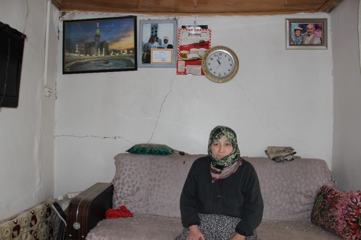 Manisa’daki depremlerin yaraları sarıldı