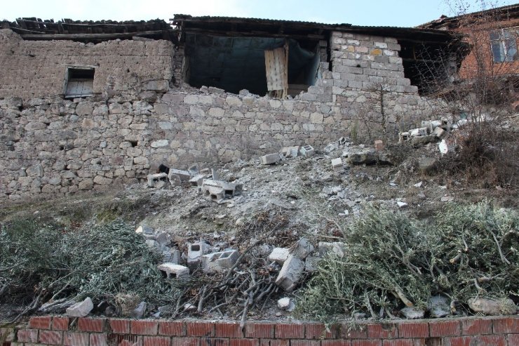 Manisa’daki depremlerin yaraları sarıldı