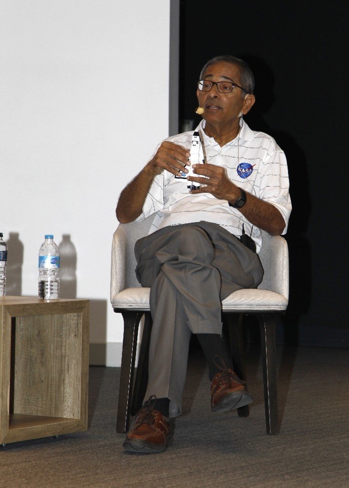 “NASA 50 ayrı uydu ile dünyayı izliyor”