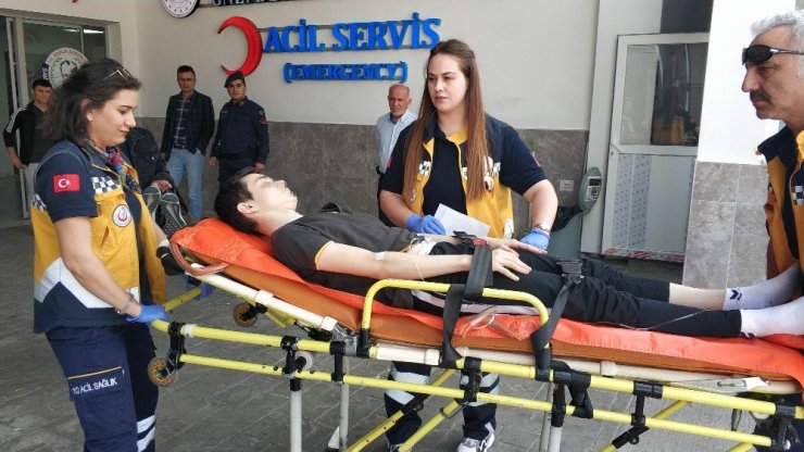 Lise öğrencisi okul çıkışı silahlı saldırıda kazara vuruldu