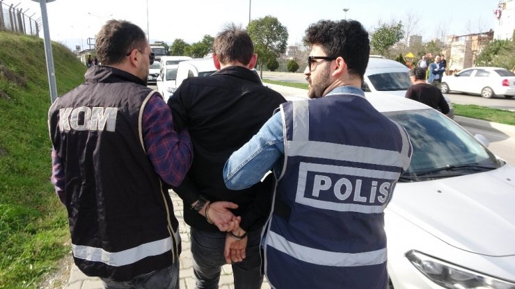 Narkotik uygulamasından kaçan sürücü kıskıvrak yakalandı