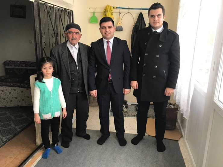 Tomarza Kaymakamı Adem Balkanlıoğlu'ndan şehit ailelerine ziyaret