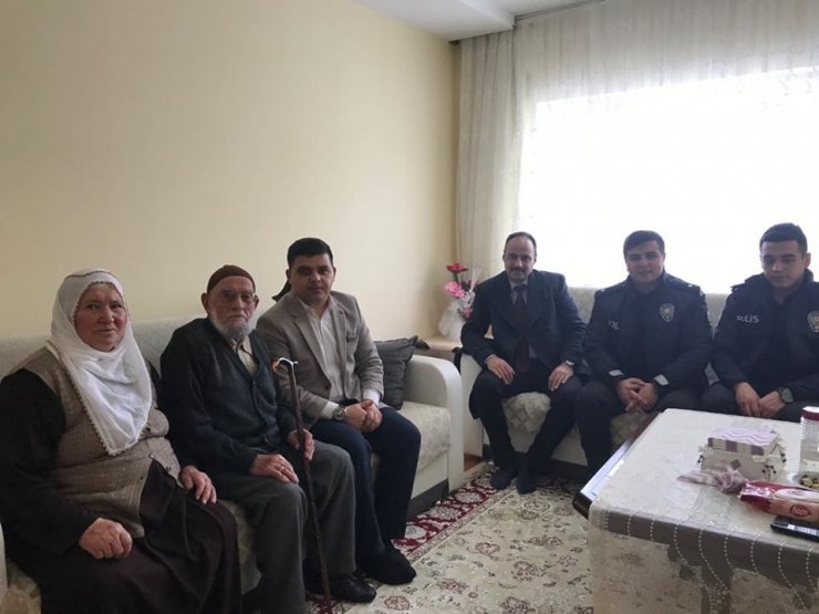 Tomarza Kaymakamı Adem Balkanlıoğlu'ndan şehit ailelerine ziyaret