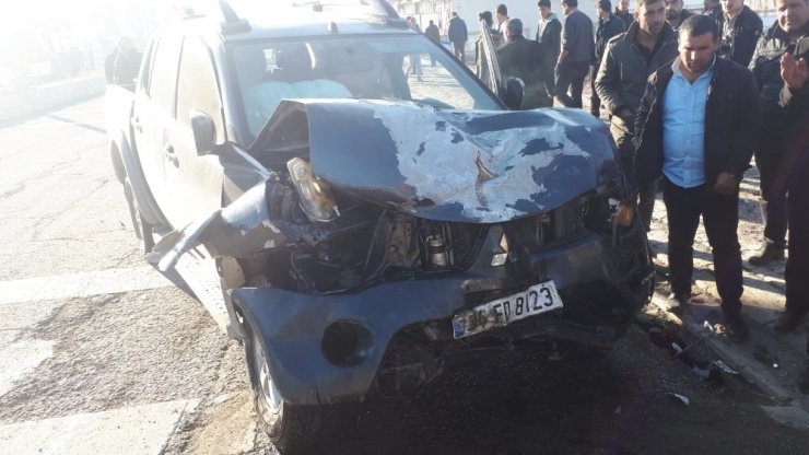 Çaldıran’da kamyonetler çarpıştı: 1 ölü, 4 yaralı