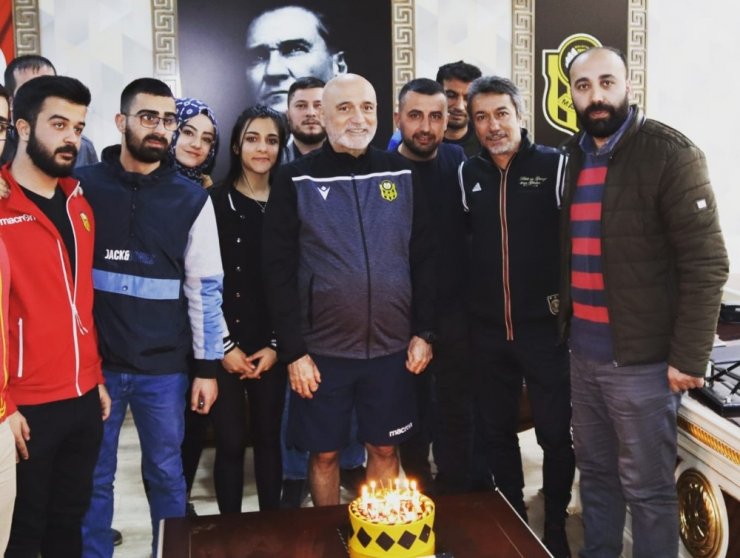 Taraftarlardan Hikmet Karaman’a sürpriz