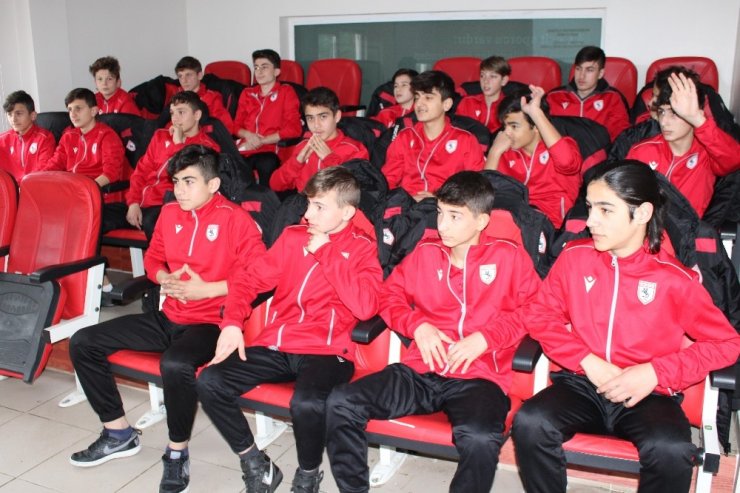 Samsunspor’da geleceğin yıldız adaylarına ’Beslenme’ eğitimleri