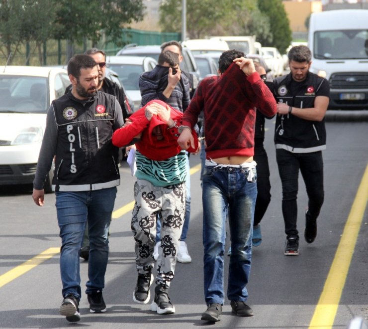 Adana’da torbacı operasyonu: 3 tutuklama