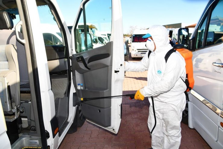 Aksaray'da okul ve işçi servisleri dezenfekte edildi
