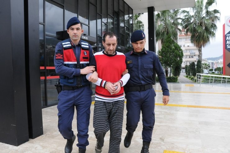 Alanya’da camideki sadaka kutusunu çalan şüpheli tutuklandı