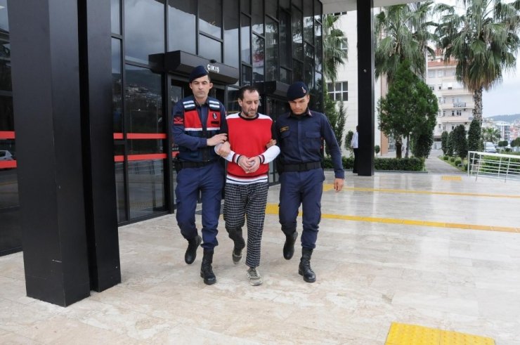 Alanya’da camideki sadaka kutusunu çalan şüpheli tutuklandı