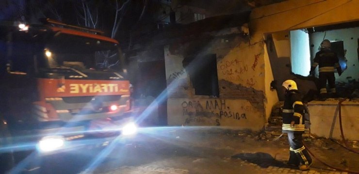 Aydın’da metruk binada yangın