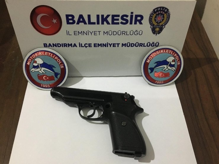 Balıkesir’de polis 9 silah yakaladı