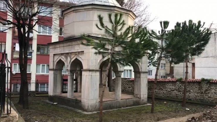 Uyuşturucu satıcıları bunu da yaptı, türbeye uyuşturucu sakladı