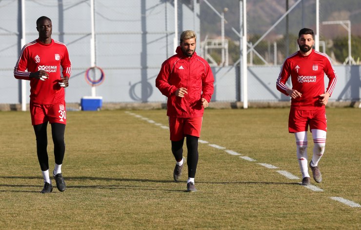 Sivasspor'da futbolculara "koronavirüs" nedeniyle yurt dışı yasağı