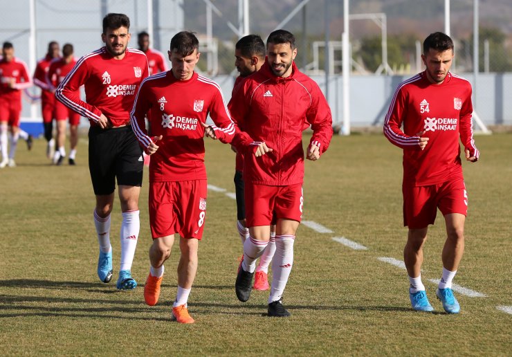 Sivasspor'da futbolculara "koronavirüs" nedeniyle yurt dışı yasağı
