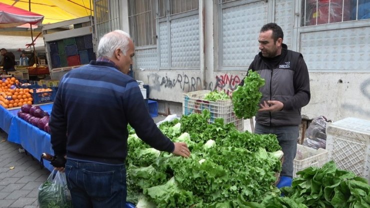Havaların ısınması semt pazarlarında tezgahlara olumlu yansımadı
