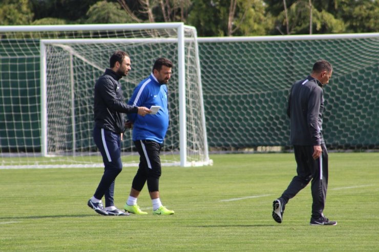 Denizlispor Teknik Direktörü Bülent Uygun’dan koronavirüsü ile ilgili ilginç açıklama: