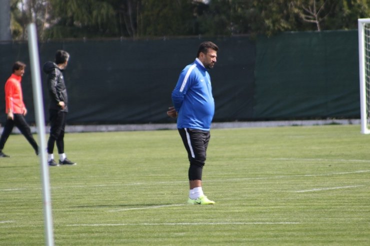 Denizlispor Teknik Direktörü Bülent Uygun’dan koronavirüsü ile ilgili ilginç açıklama:
