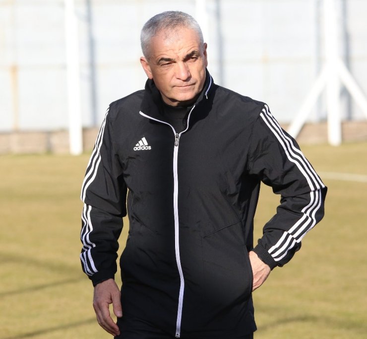 Çalımbay: “Yurt dışına çıkışları yasakladık”