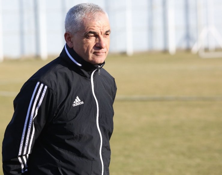 Çalımbay: “Yurt dışına çıkışları yasakladık”