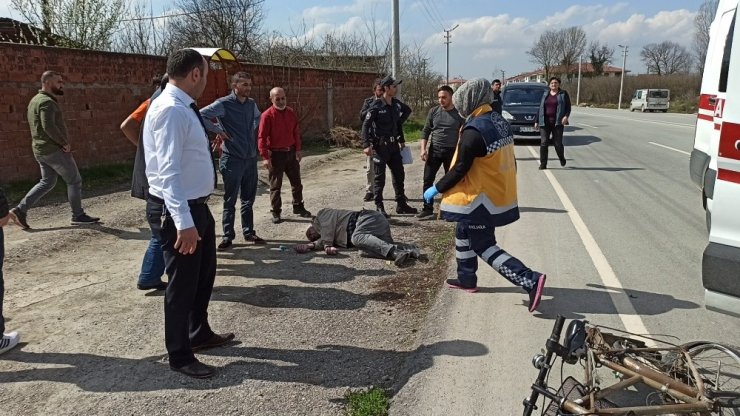 Otomobille bisiklet çarpıştı; 1 yaralı