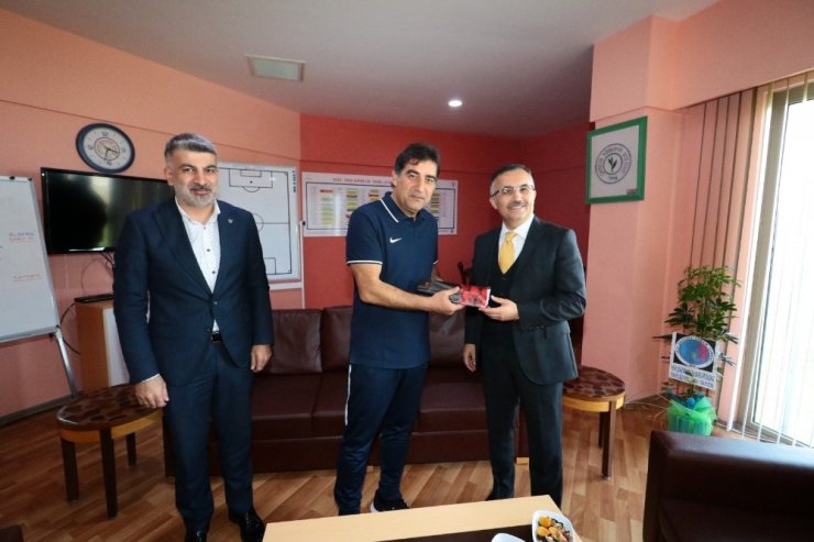Rize Valisi Çeber’den Ünal Karaman’a hayırlı olsun ziyareti