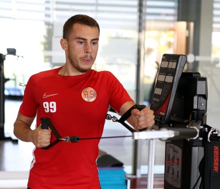 Antalyaspor’da, Bünyamin Balcı performansıyla göz dolduruyor