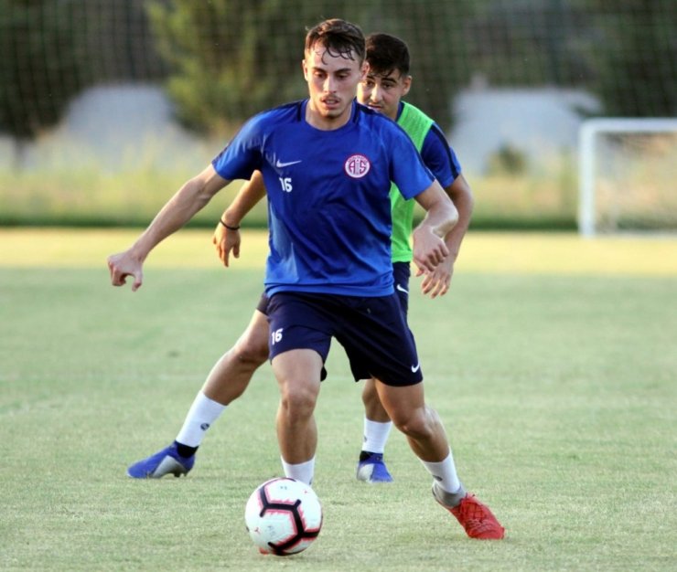Antalyaspor’da, Bünyamin Balcı performansıyla göz dolduruyor