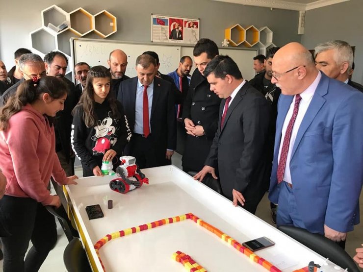Tomarza'da robotik kodlama sınıfı açıldı