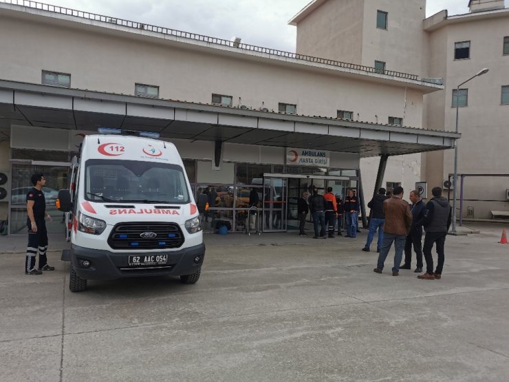 Tunceli’de iş makinesi şarampole yuvarlandı: 1 ölü, 1 yaralı