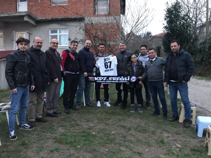 Siyah-beyazlı taraftarlar İdlip gazilerini unutmadı