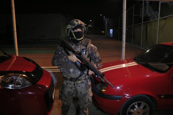 Adana’da terör örgütü DEAŞ ve El Kaide operasyonu