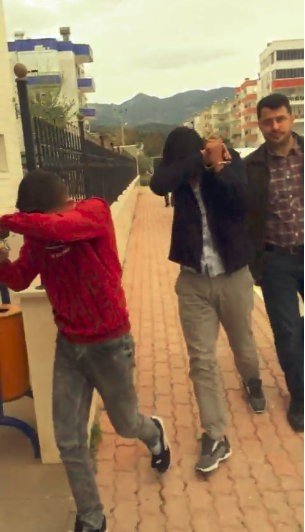 Antalya’da hırsızlık çetesi çökertildi