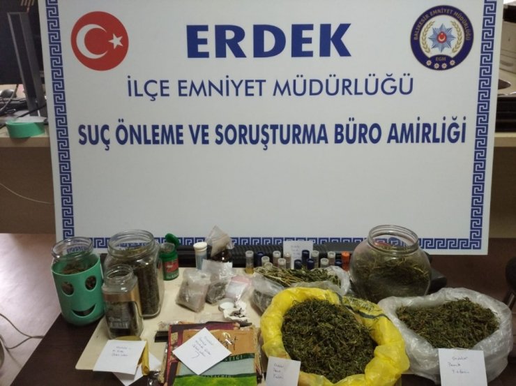 Balıkesir’de 4 uyuşturucu taciri tutuklandı