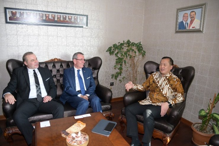 Endonezya Büyükelçisi Ikbal, iş birliği için Samsun’da