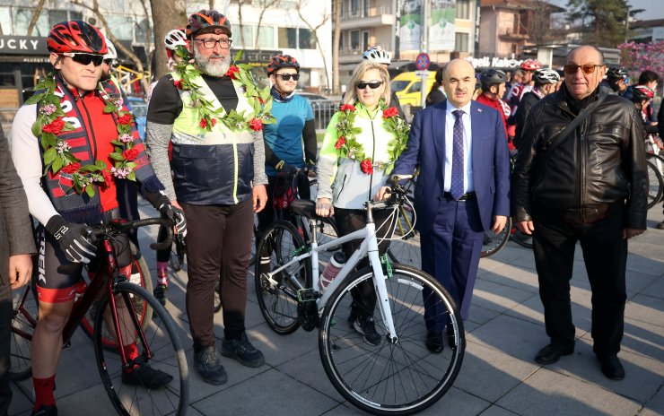 Düzceli bisikletçiler şehitler anısına 515 kilometre pedal çevirecek