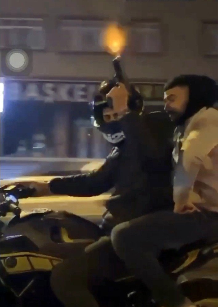 E-5 Karayolu’nda tabancalı maganda dehşeti kamerada