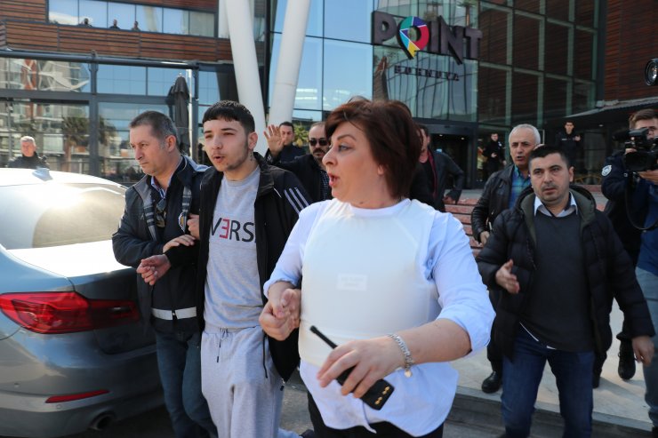 GÜNCELLEME - İzmir'de alışveriş merkezinde tüfekle ateş açan zanlı gözaltına alındı