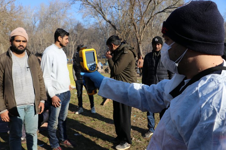 Koronavirüs tedbirleri kapsamında sığınmacılara sağlık taraması yapılıyor