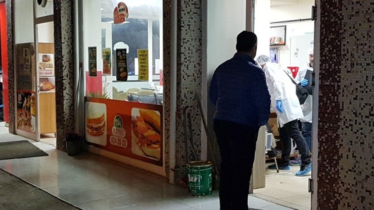 Boşanma aşamasındaki eşini tabanca ile ağır yaraladı